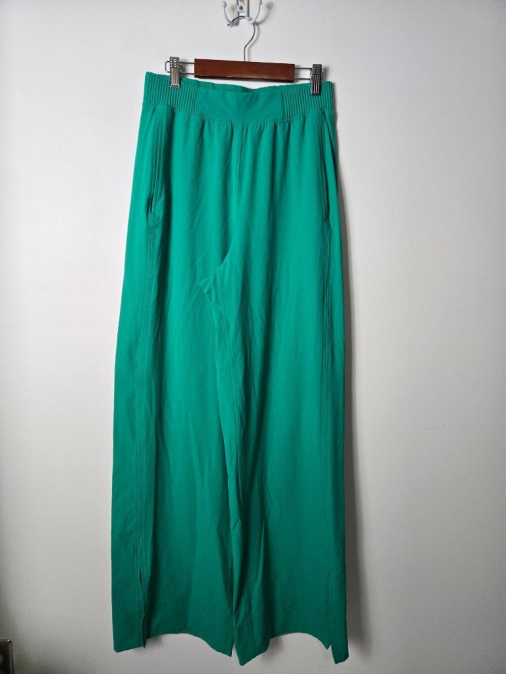Lululemon Wide-Leg High-Rise Stretch Woven Pants Size S Kelly Green Side Slits